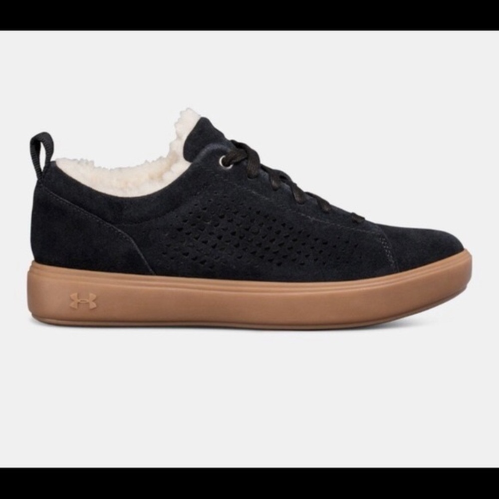 UNDER ARMOUR Women’s Capeside Shearling Black Sneakers- Size 7.5